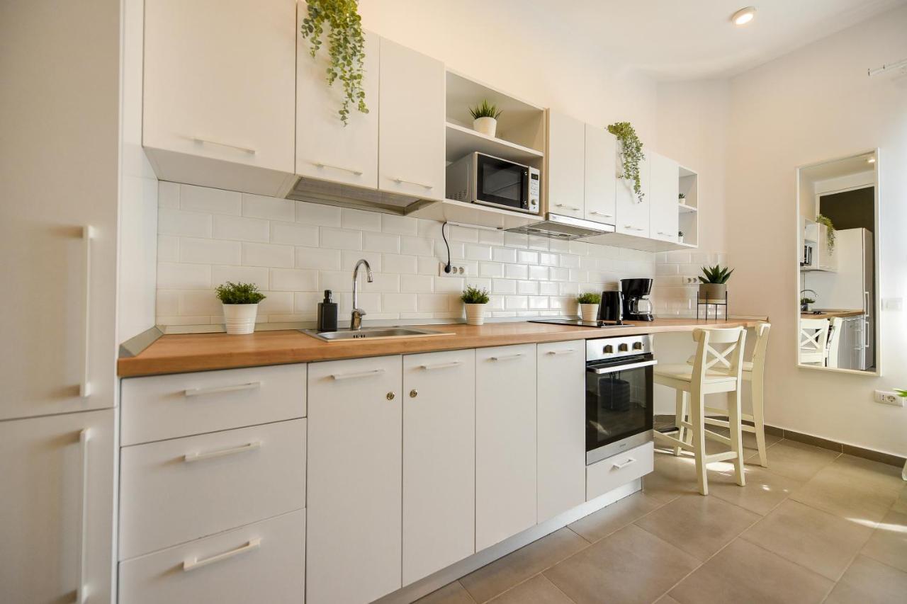 Classy Comfort - Chic Studio On Regina Elisabeta Bucarest Extérieur photo