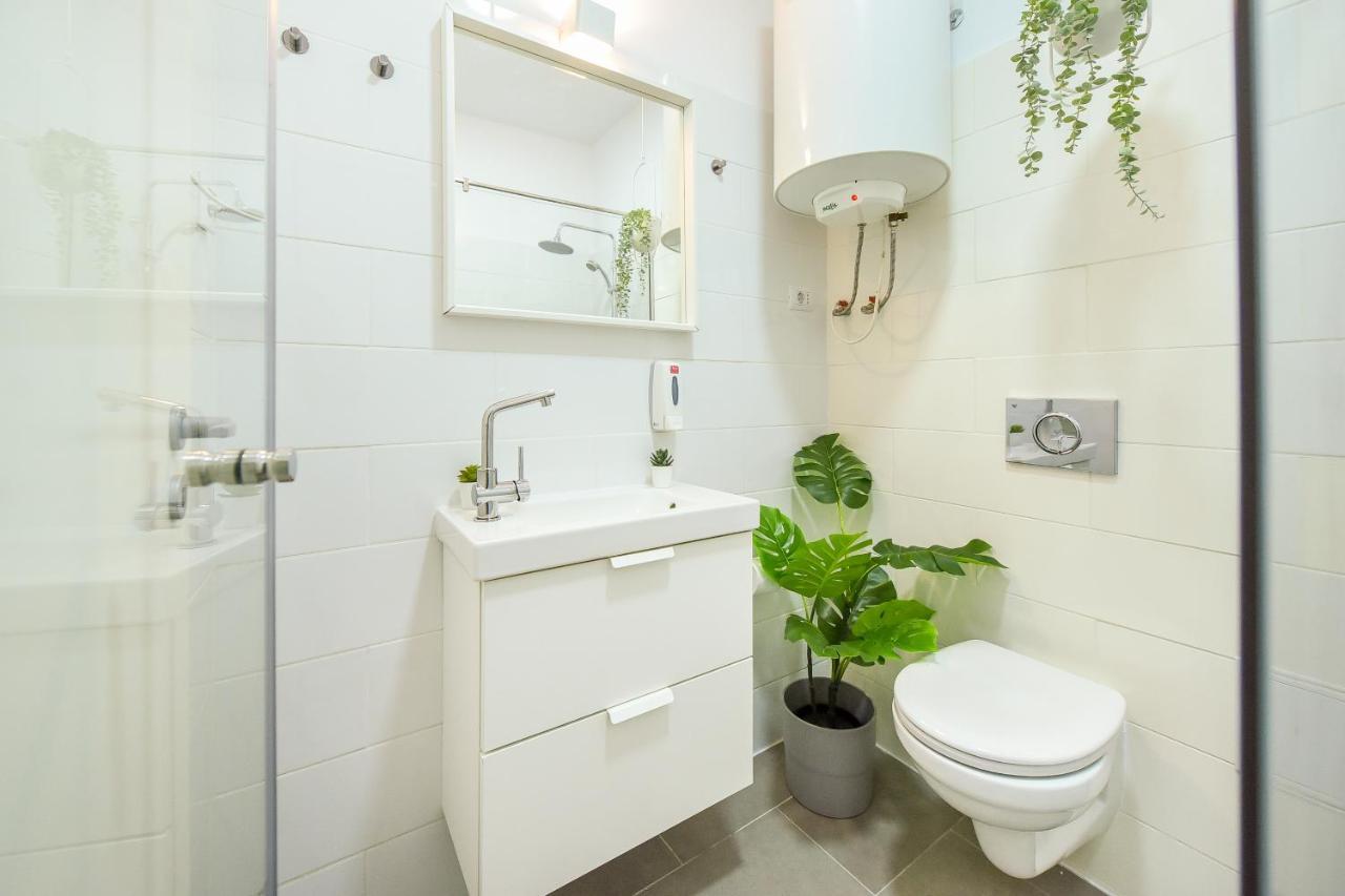 Classy Comfort - Chic Studio On Regina Elisabeta Bucarest Extérieur photo
